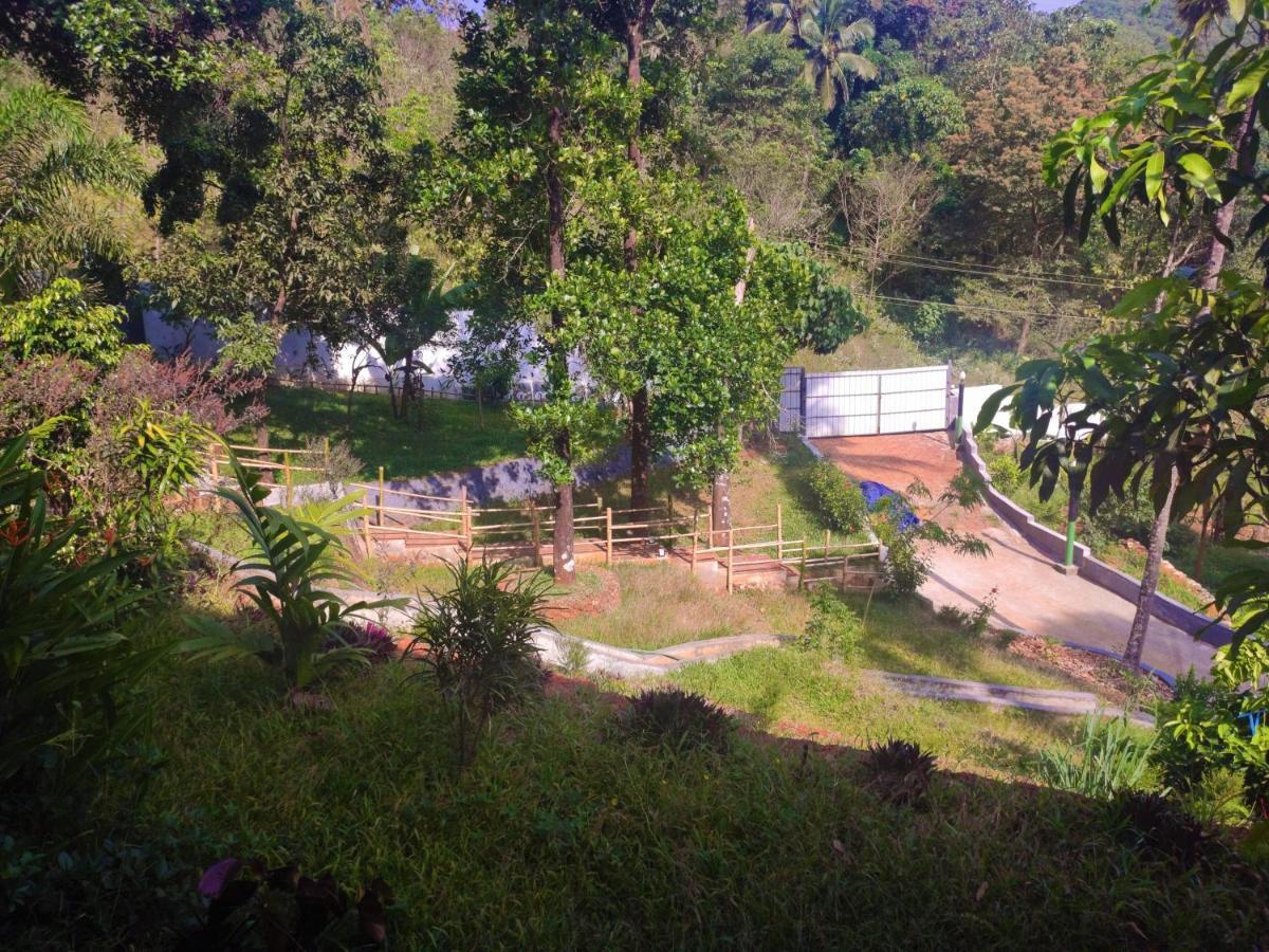 Hôtel Stone Hills à Kannur Extérieur photo
